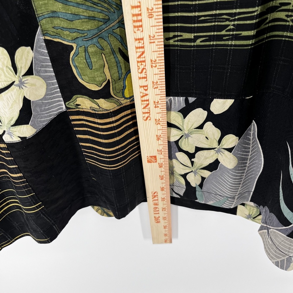 Tommy Bahama 100% Silk Hawaiian Shirt Size- M Short Sleeve - Picture 4 of 6
